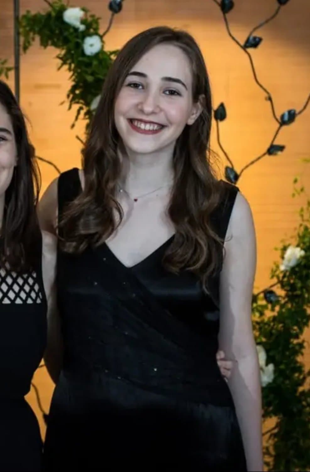 Branquinha alternativa com cara de gringa finge mas adora pretos