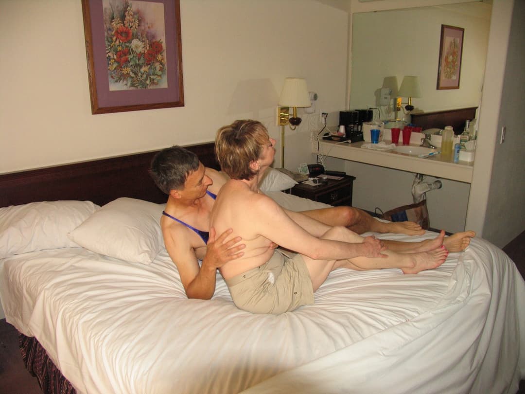 Sally dating friend in hotel