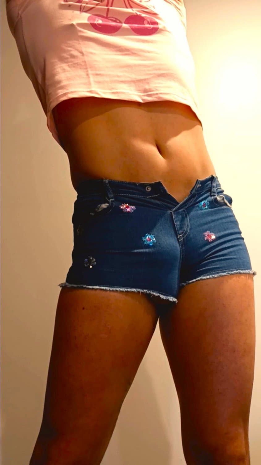Click to view full size Cute Sissy Alexa Cute Shorts & Crop Top