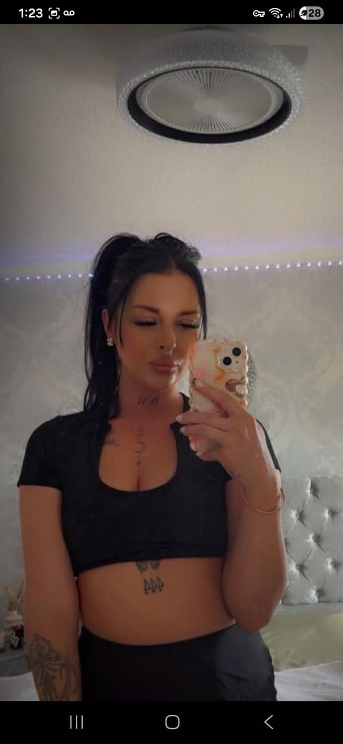 Need a feargasm to my gfs best mate lillie