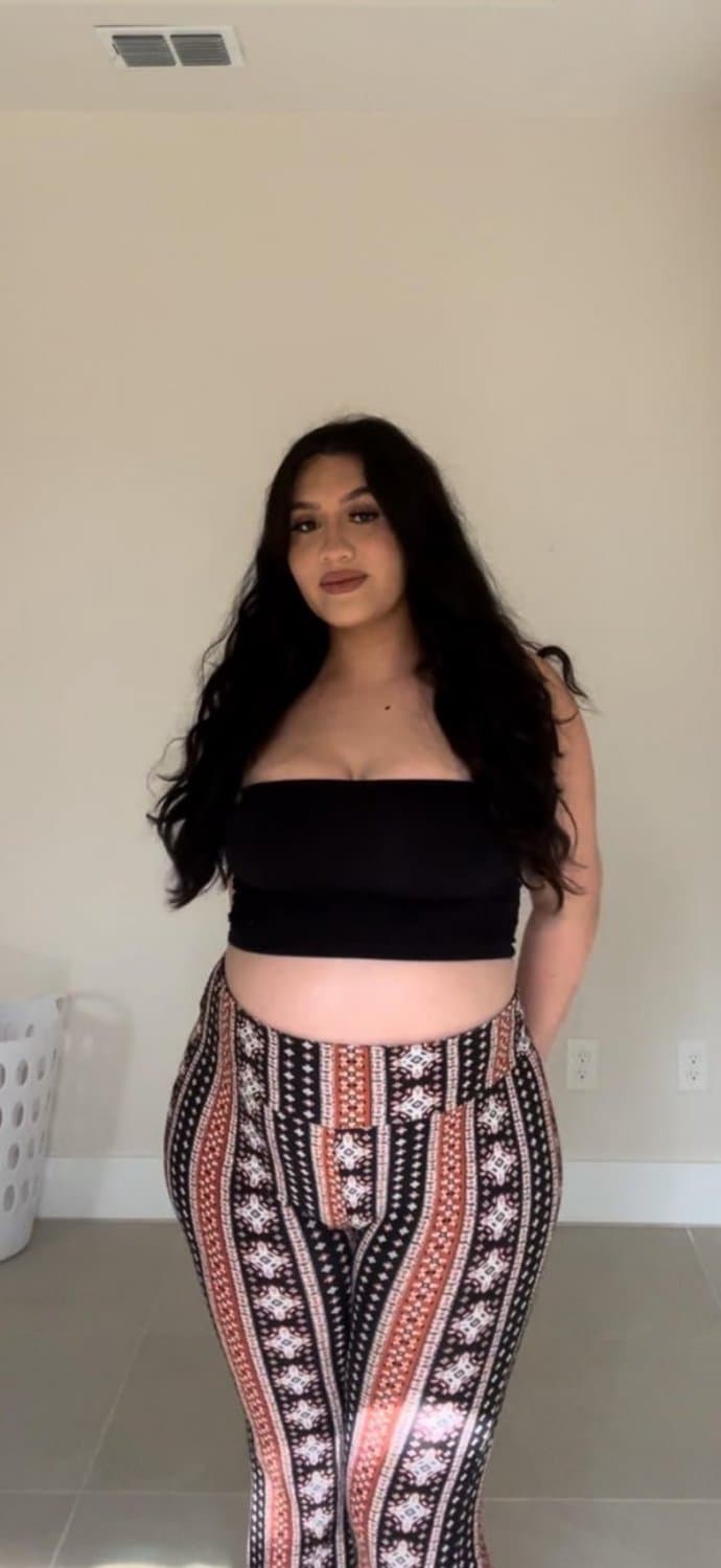 Horny Latina mom
