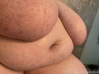 lexxxi-luxe-breast-smothering