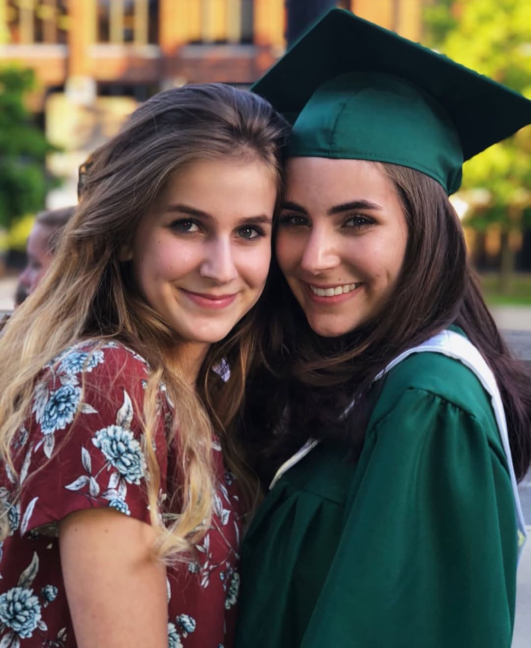 Irl Madisen’s sexy brunette sister Julia has a face begging for cum. +AI. Backup acc in case, dm/kik