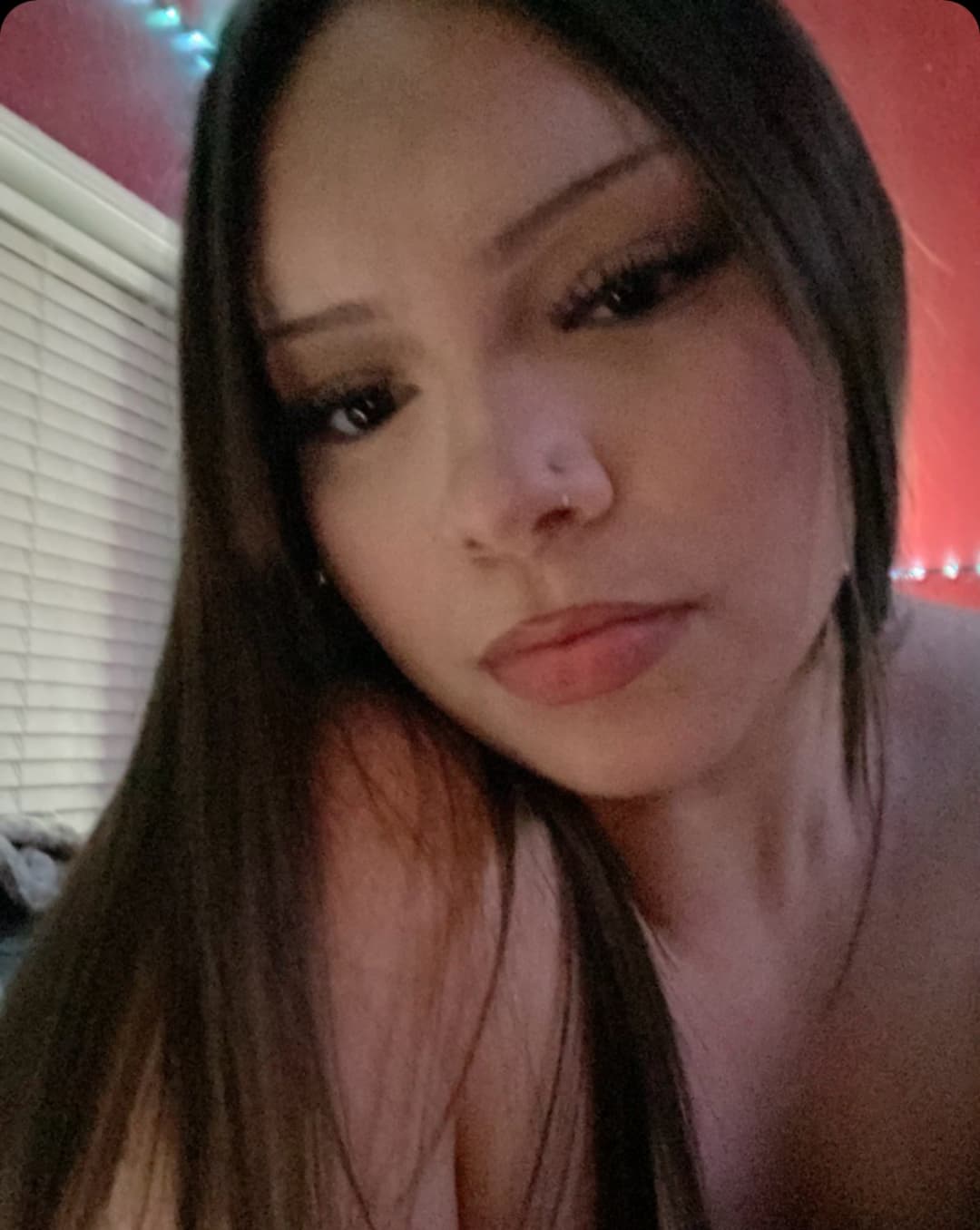 Thick Big Booty Latina Teen Makes it Clap