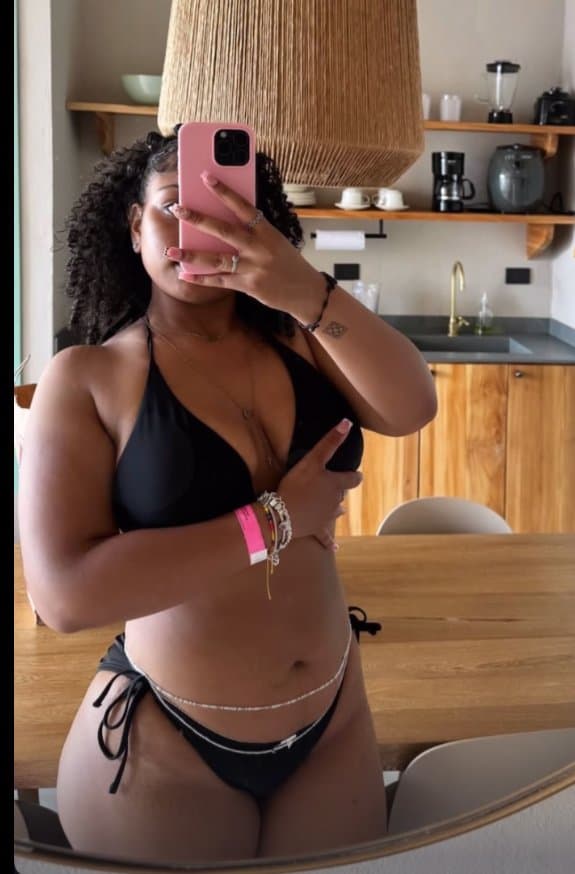 Friends and thick girlfriend