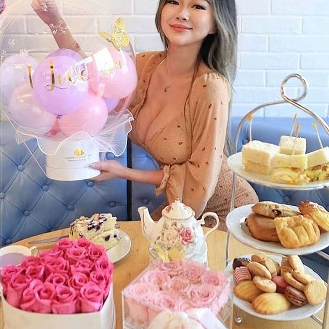 Click to view full size Vicki Li Part 3