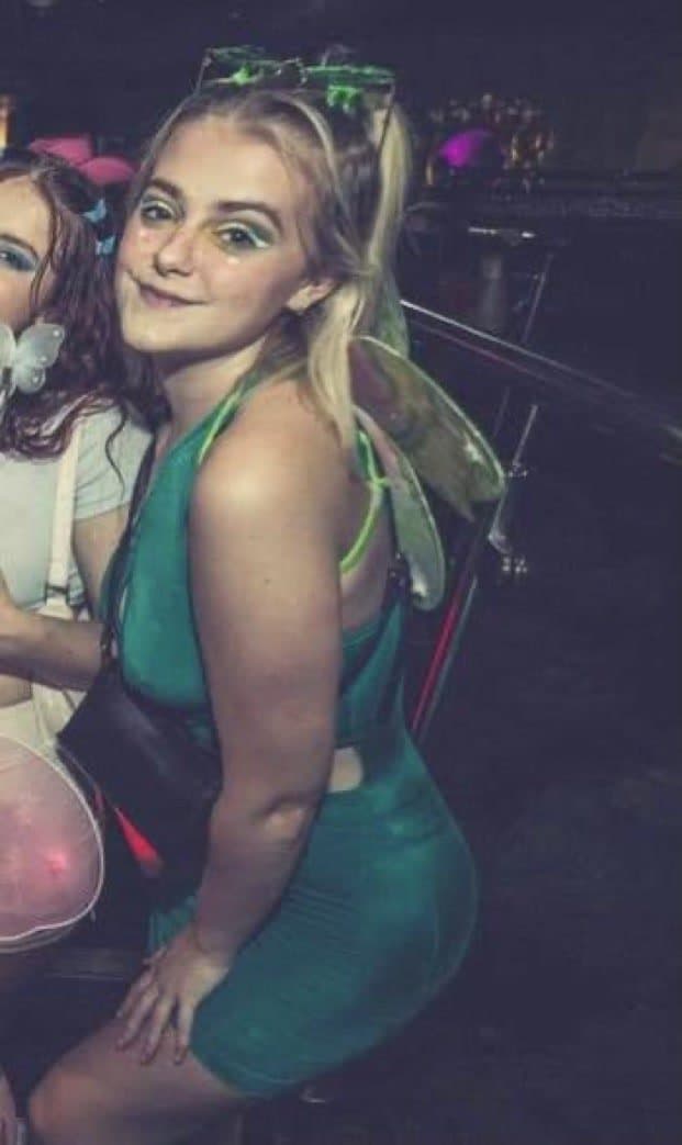 Lucy Paige Farmer wants to be a webslut