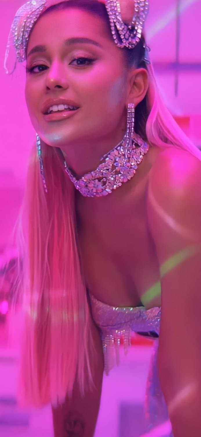 Ariana Grande is my favourite and only porn ??