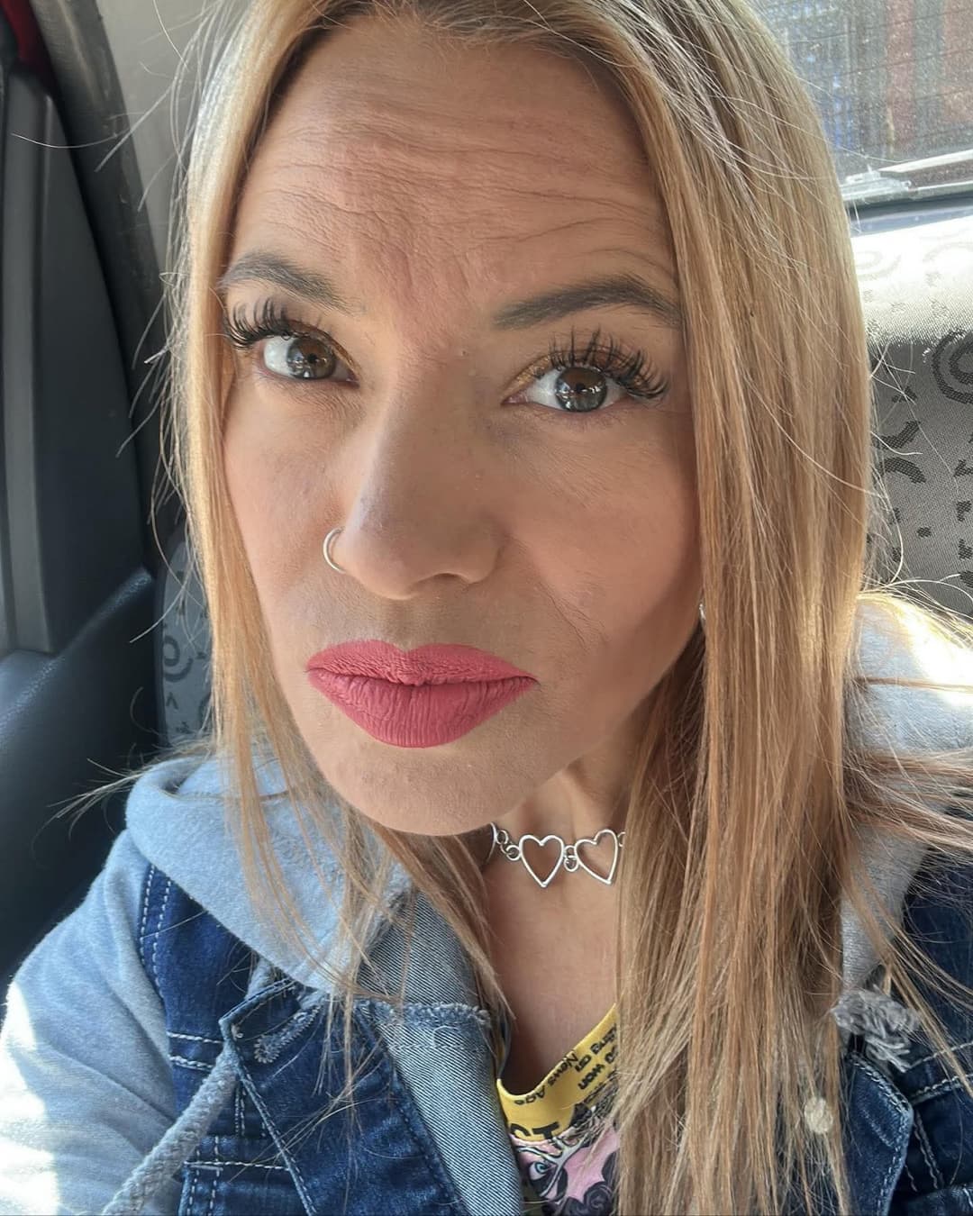 Haberme cogido a la mamá y unos años mas tarde a su hija fue excitante, las dos la chupan delicioso