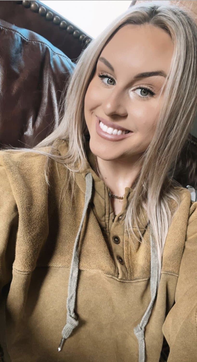 Blonde bop built for sniffing hood nigga ass