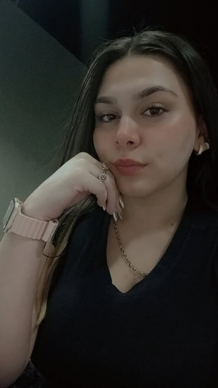 Estrella gitana de 20 tetona