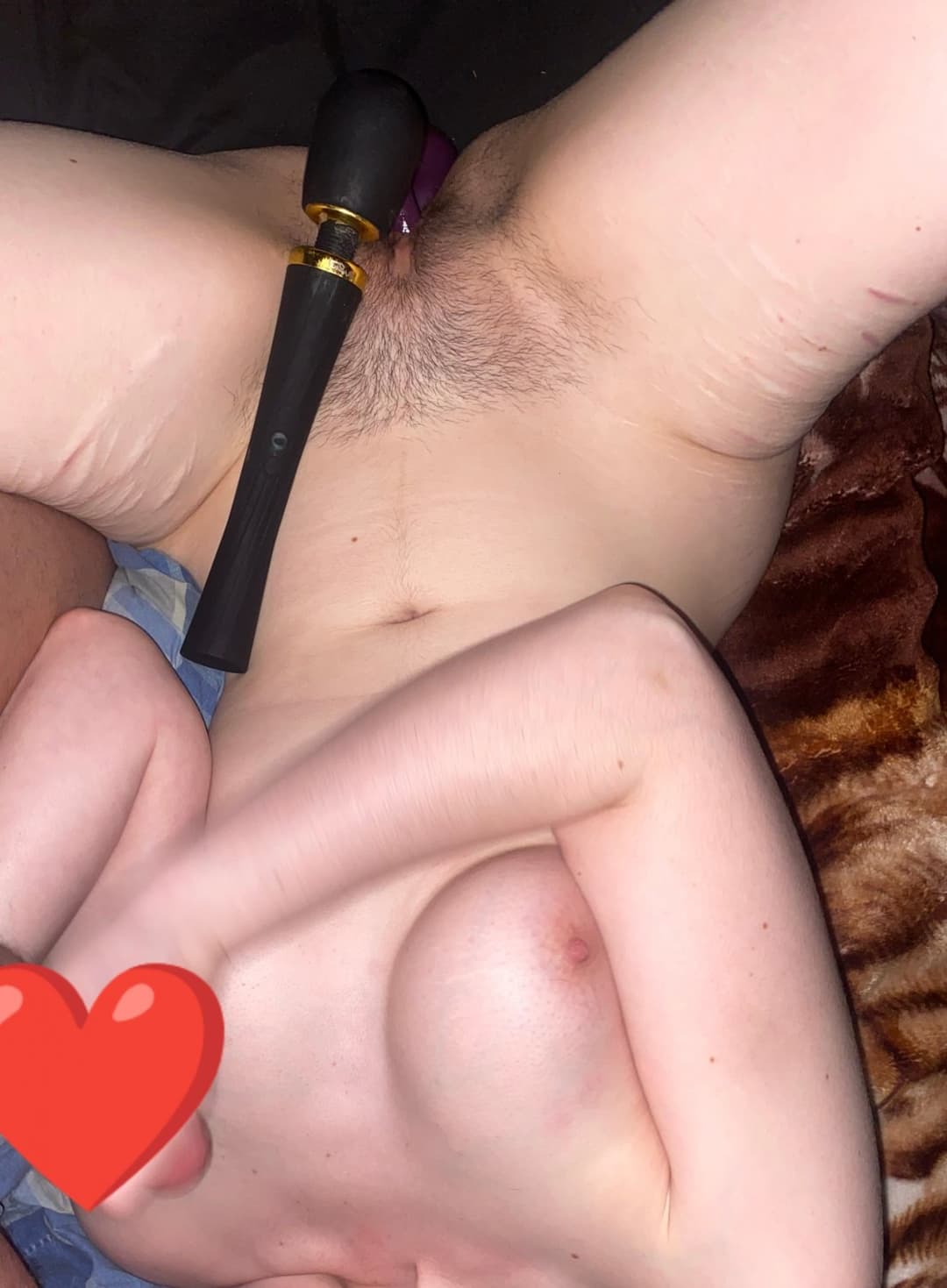 Dildo in my pussy, vibrator on my clit and a cock in my hands. An ideal Saturday night.