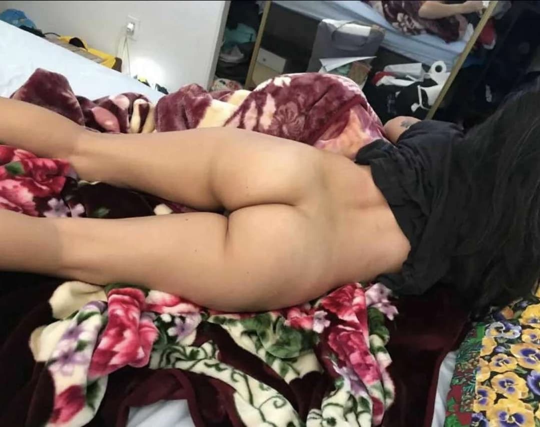 Risking Asian slut Gloria Tong dm or snap jmartin8857 to chat about her