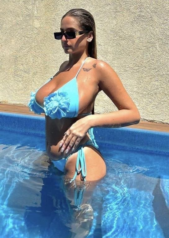 Heavy huge natural tits irl  stacked  noa