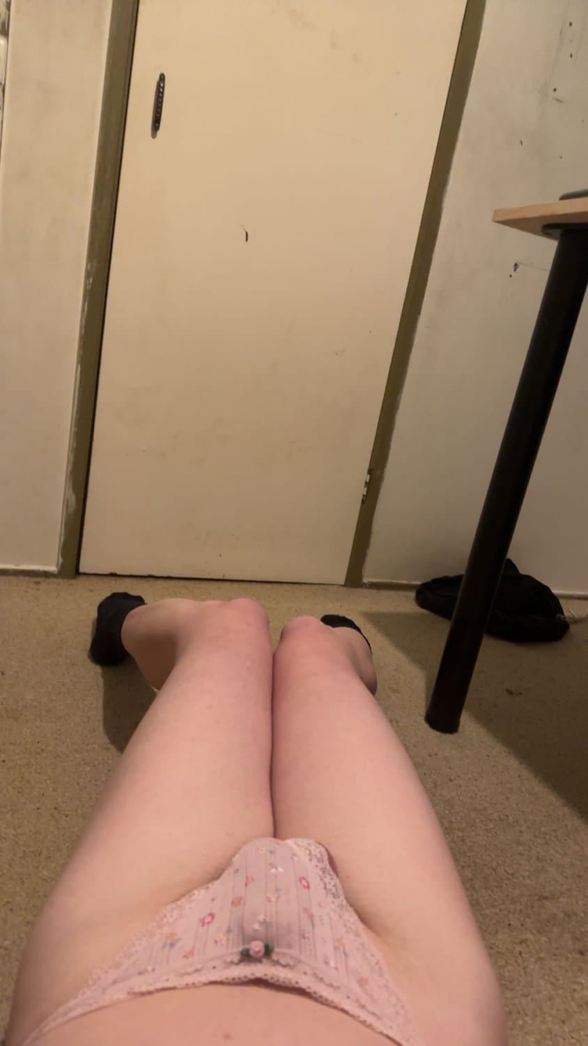 Femboy sissy shakes her fat ass and thick thighs