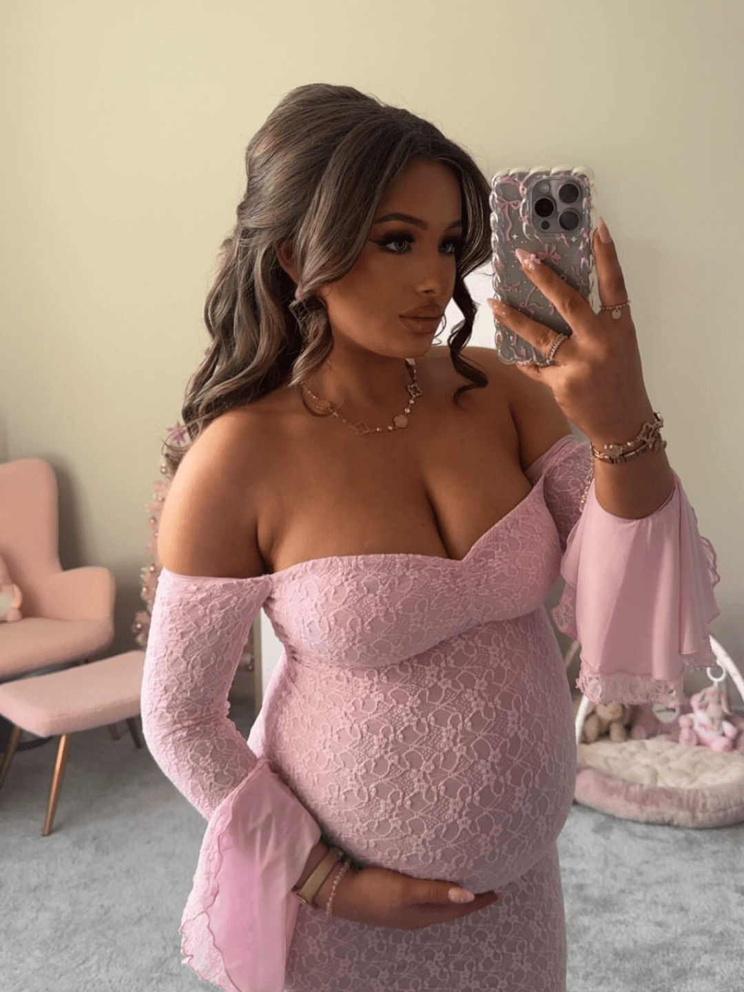 Pregnant teen Hannah big tits 2