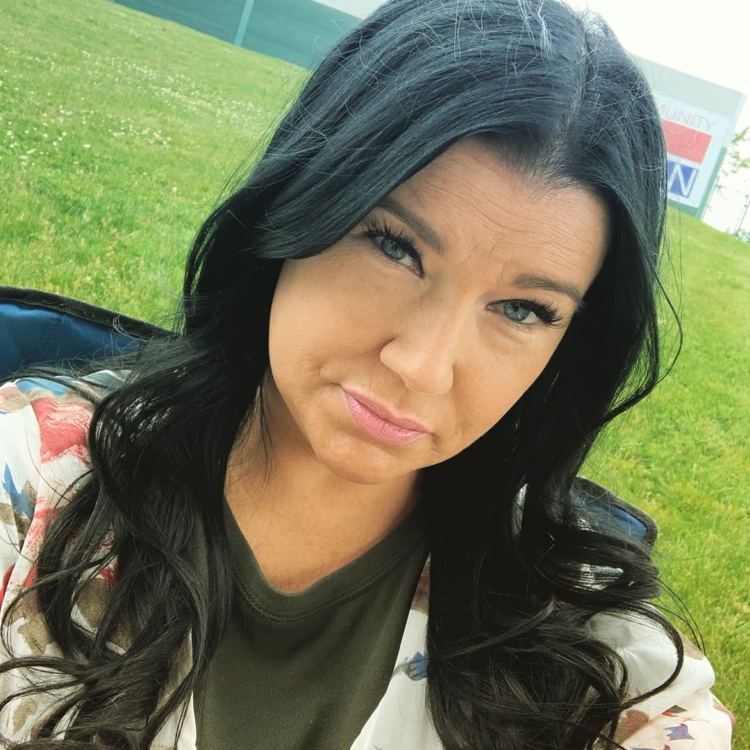 Click to view full size Michigan Slut Alana loves hung older men vacationing in Clearwater Sept looking now kik rentMYW1fe