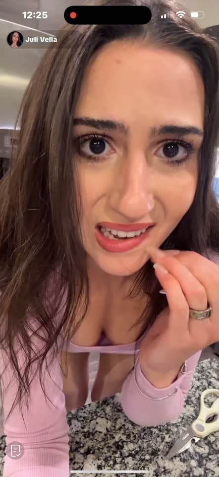 Cute Tiktok slut loves cum she live on Tiktok Right now