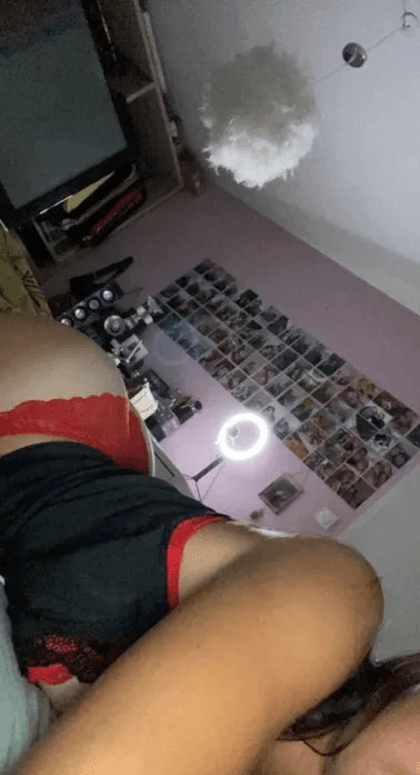 Melinda French slut / Salope du 63 / 18 y.o / Chienne française nude