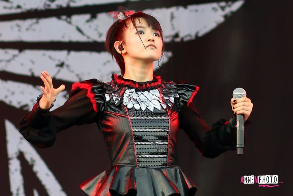 Su metal boobs