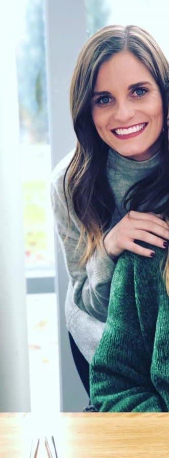 Friends Hunter and Courtney show off their tits and ass for their G G W shirts