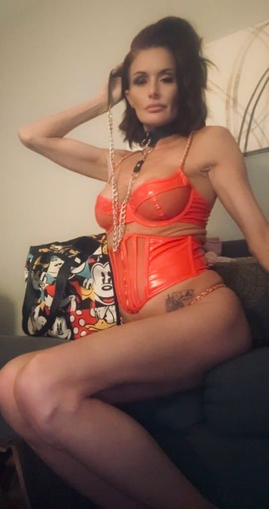 PERFECT PETITE MATURE SEXY HOT MILF COUGAR MOM featuring her daughter REAL CAMER ROLL LEAKS