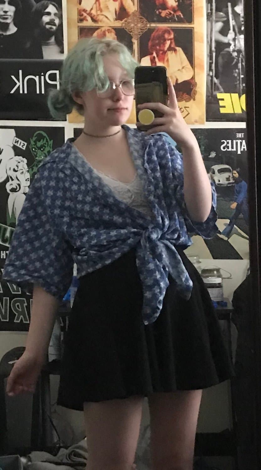 Cute gf strips for your perverted gooner eyes ???