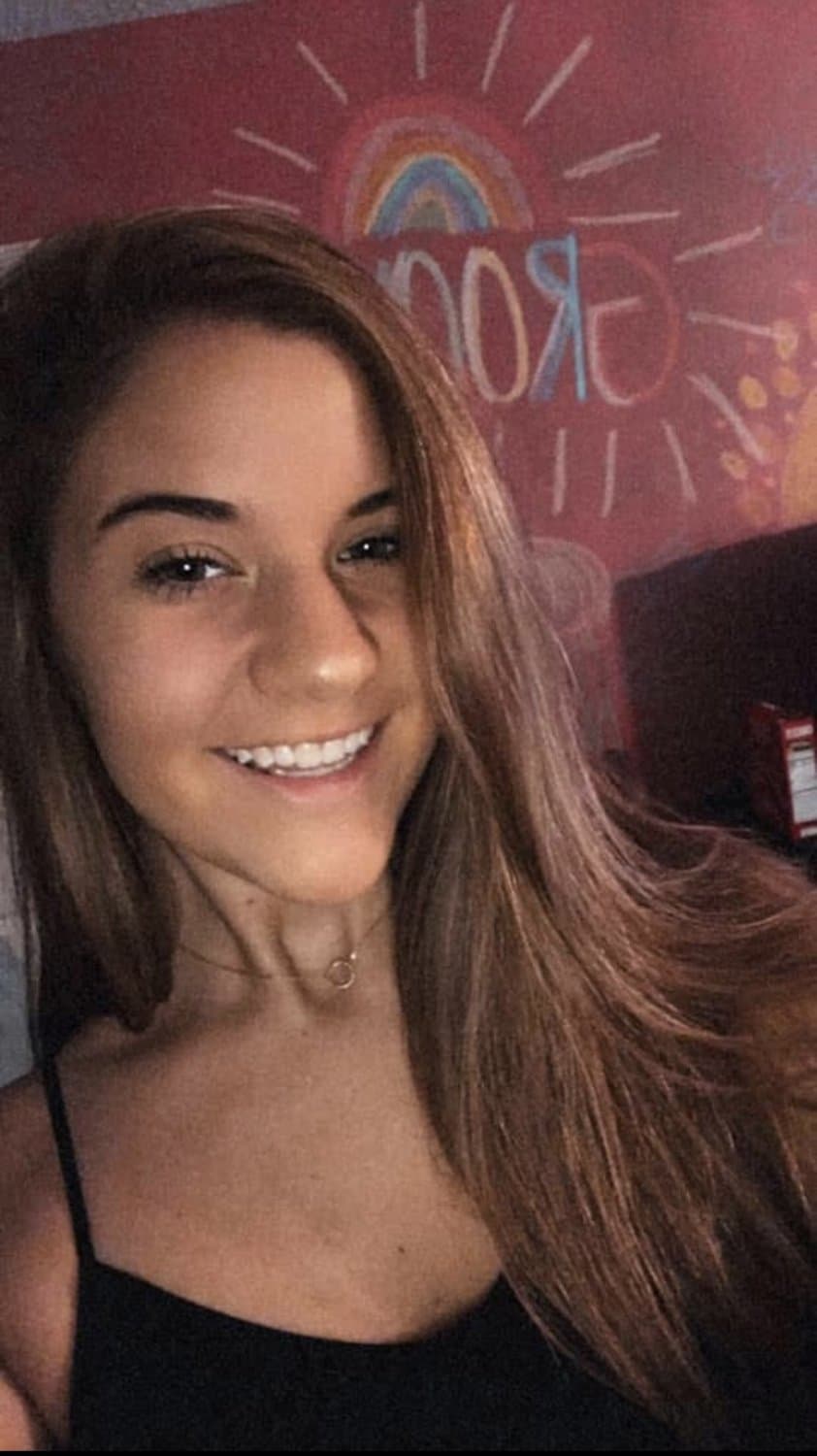 White bop with a nose built for sniffing stinky thug ass