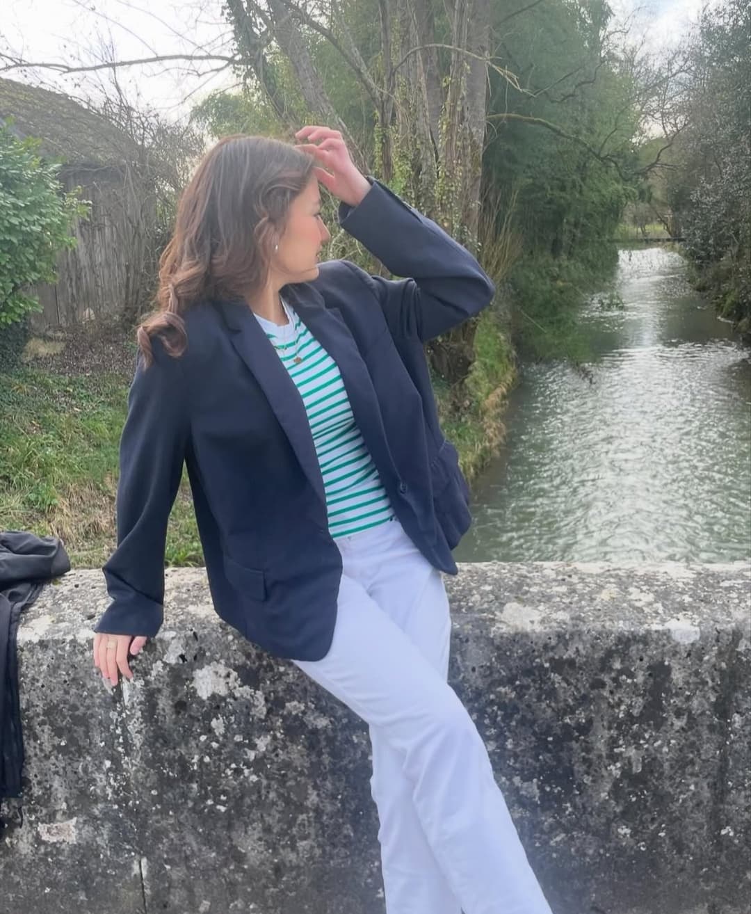 Francaise maigre au petit cul sexy