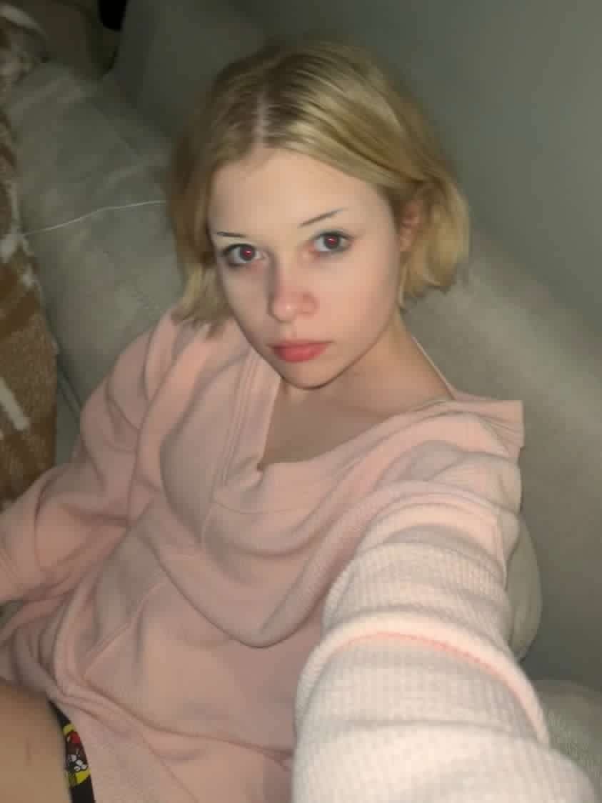 Certifiably crazy blond who killed her hamster sent me nudes