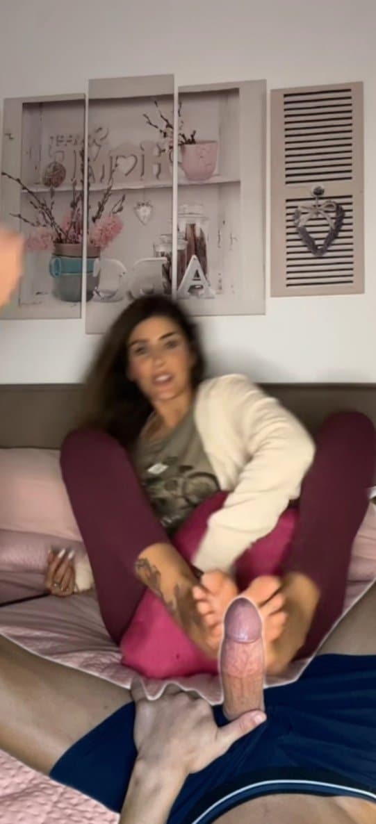 a horny beautiful italian mature woman shows her sexy soles and feet on tik tok. Those are hot footj