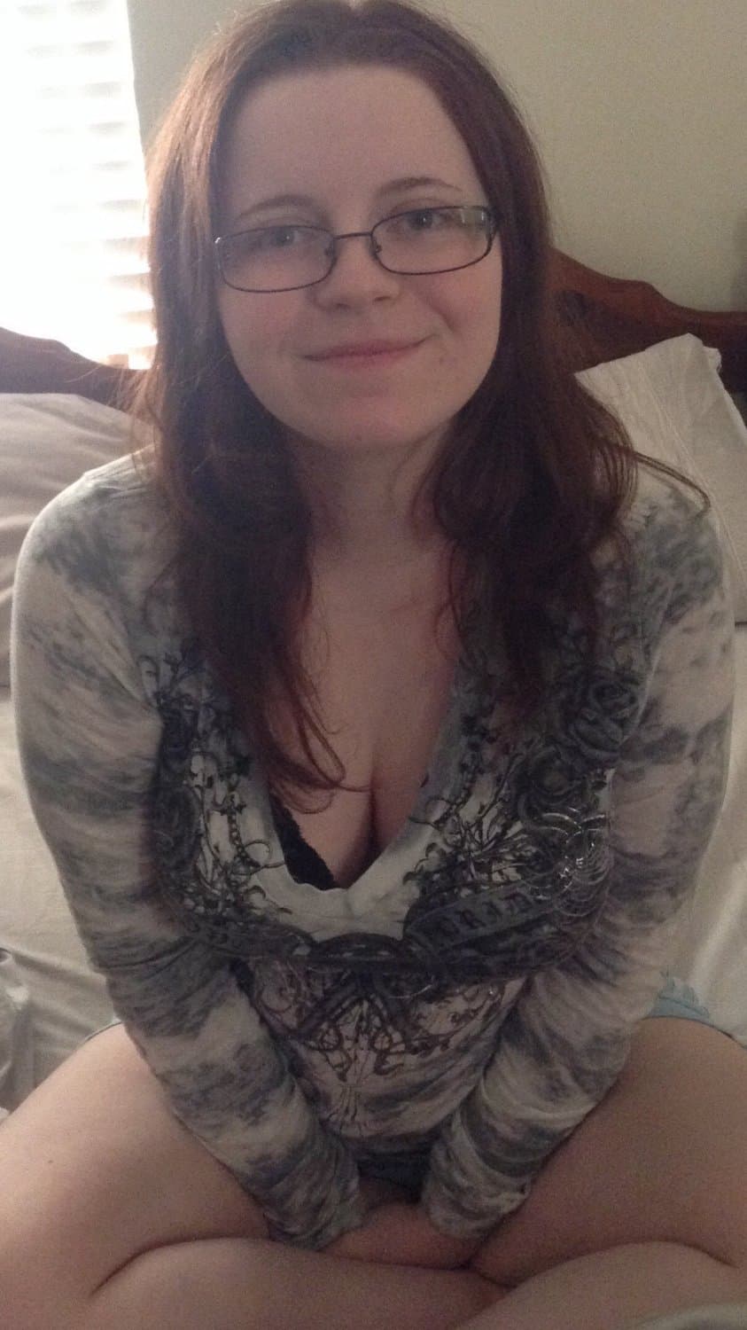 Nerd pretends she has a dick & jerks off her dildo at the camera (HUGERISK-Last chance to post!)