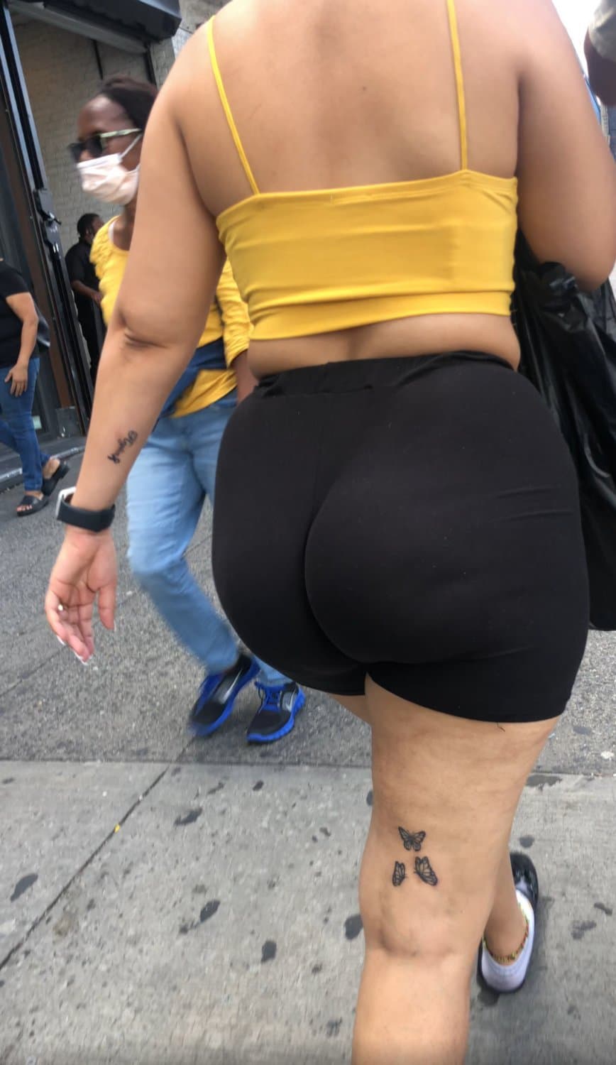 Click to view full size Thick Dominican Walking With Her Boyfriend
