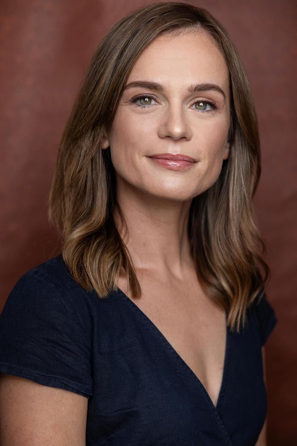 New Zealand actress Gwendoline Taylor has a lovely petite sexy body.