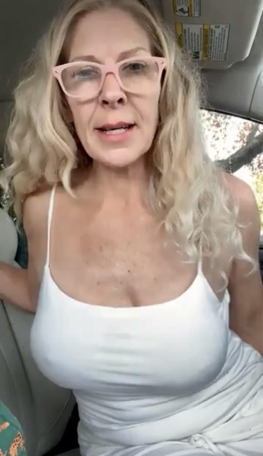 Sexy older milf imadogtoo flashing and getting naked on stream