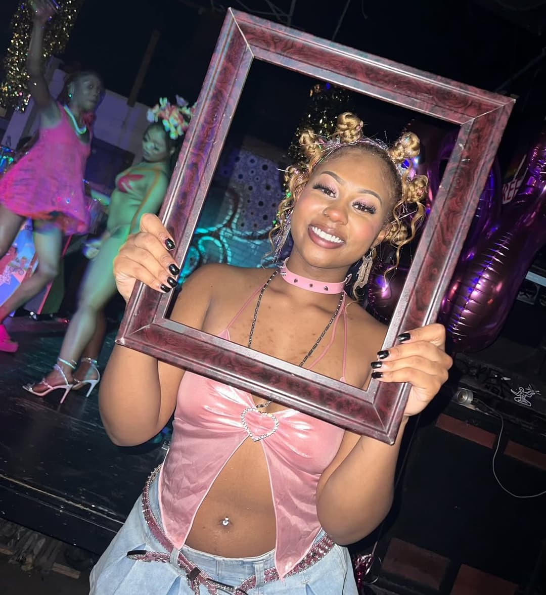 Bubbly Detroit thot sloppy throat gagging dick in car