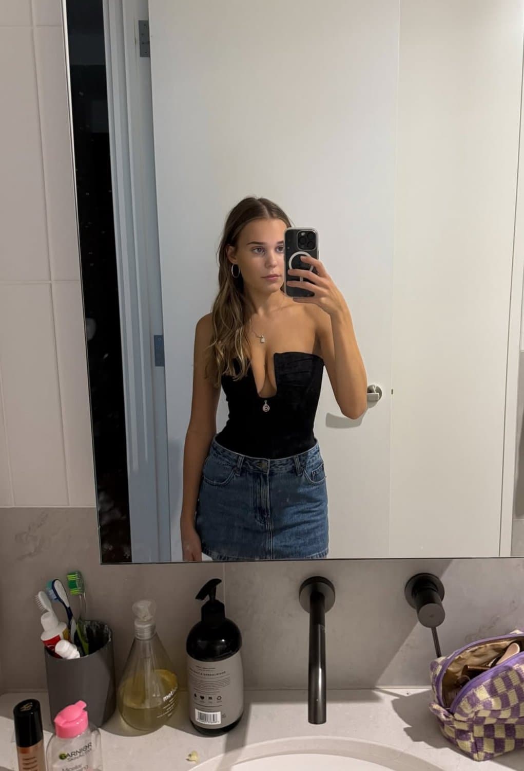 Sexy blonde IRL with perfect ass loves to show off her sexy body