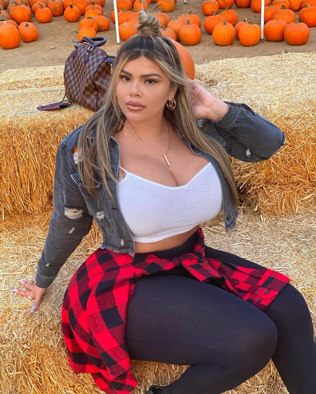 Michele Mendez Gordinha Loira Muito Gostosa