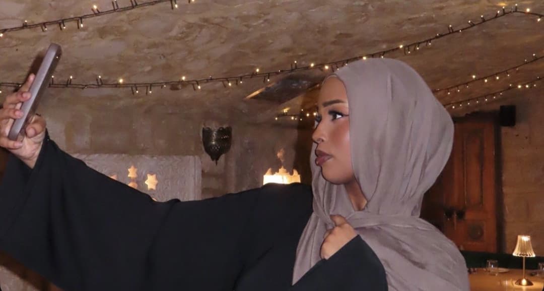 thick hoejabi somali bitch with thick body and cock sucking lips