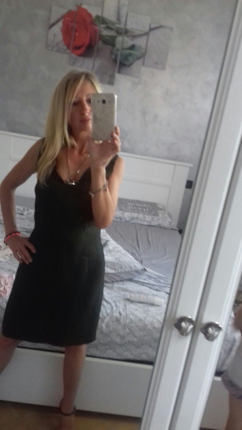 Amateur italian Mom showing it all