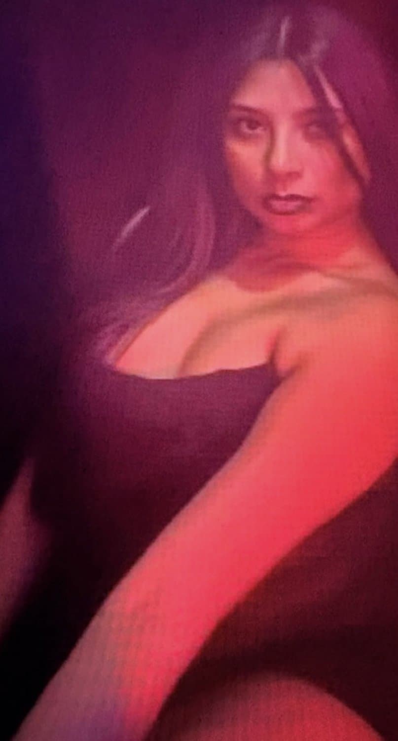 sexy indian feet and soles ..Indian friends sexy size 11 soles .. indian godess