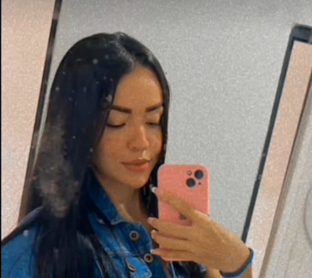 Puta Bailando y haciendo garganta profunda, es feliz mamando