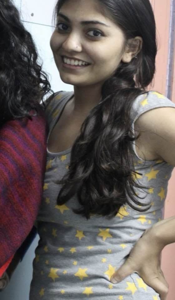 Internet minx Jenny shows her tits