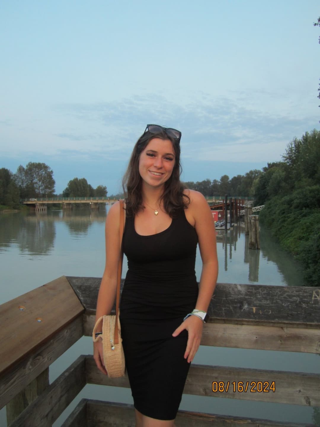 Click to view full size Which sister is hotter Skylar and Alexis