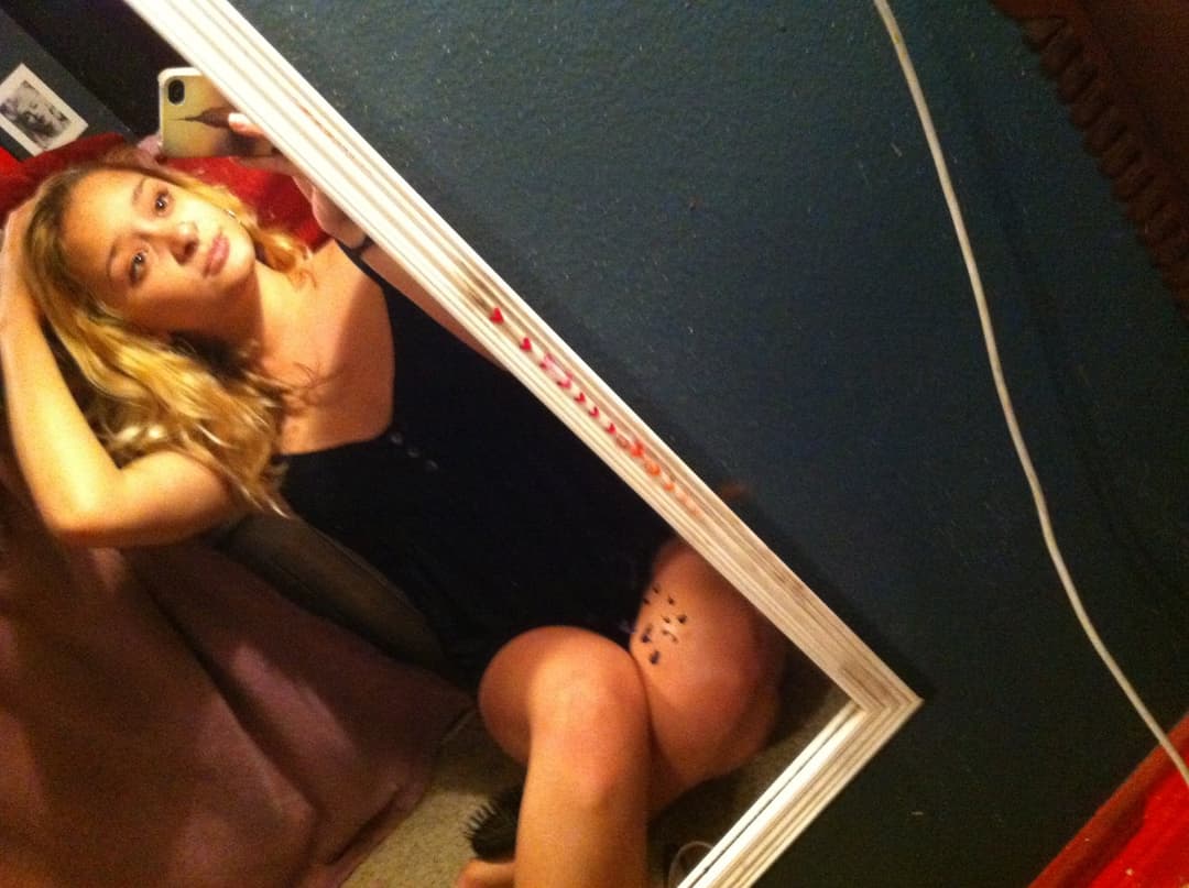 Lacie should’ve set a passcode on her old phone