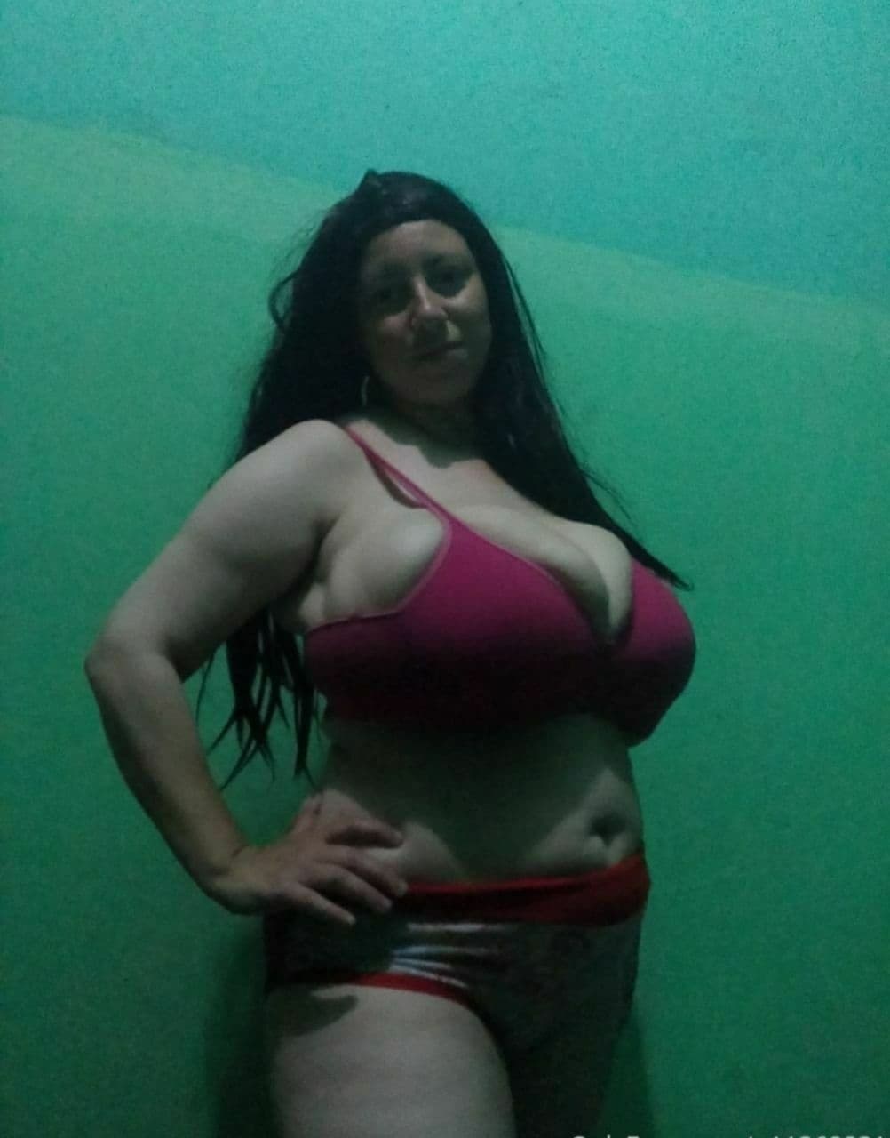 Arab mom huge boobs ??