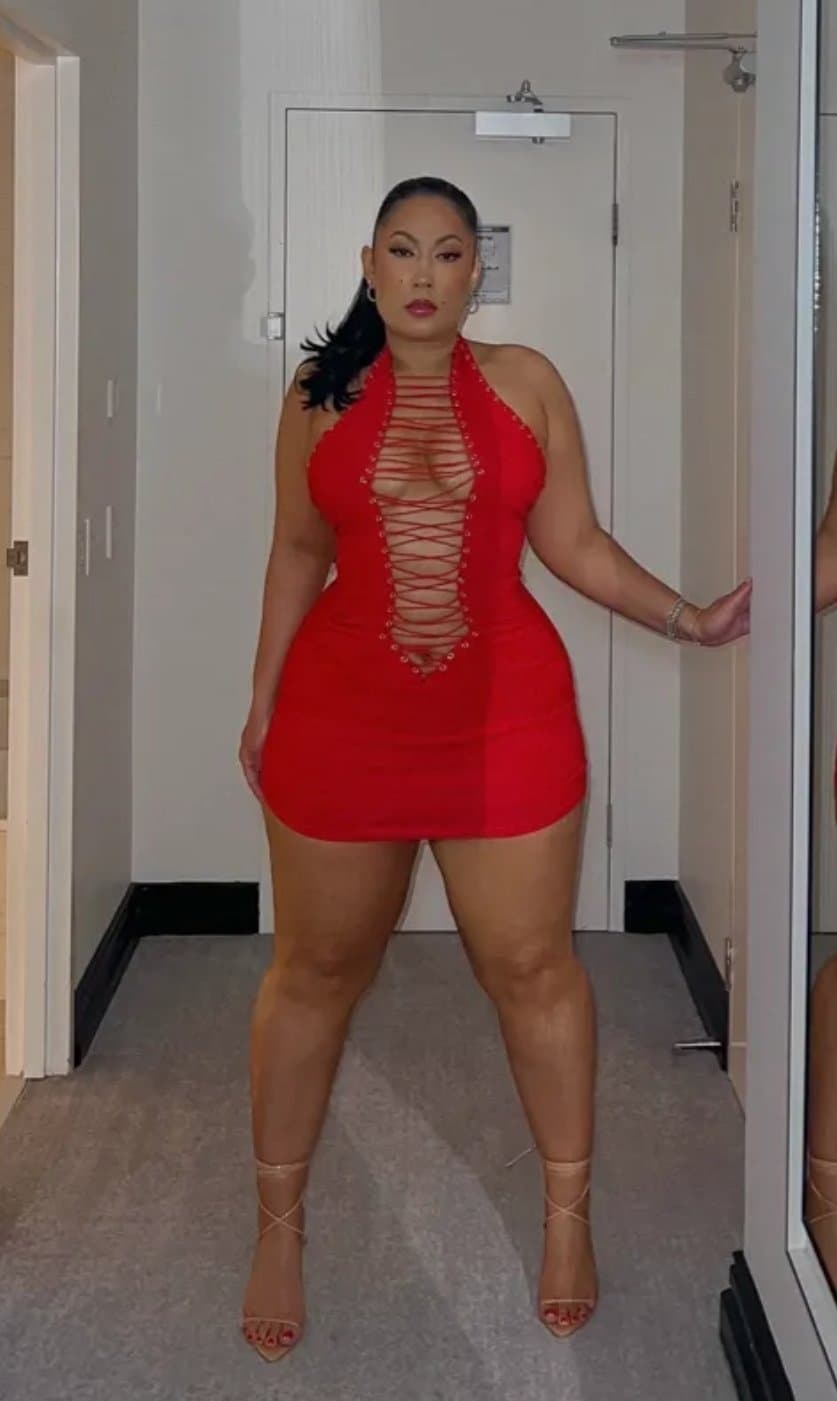Click to view full size She goes by the name of Lollie on snap chat does anyone have anything of her? Thick Amazon Latina