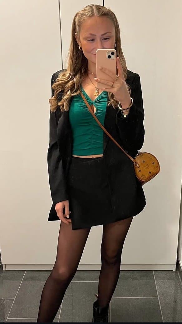 Hot young sexy german milf from Duisburg loves to fuck hard cheating her Boy, doing anal deepthroat