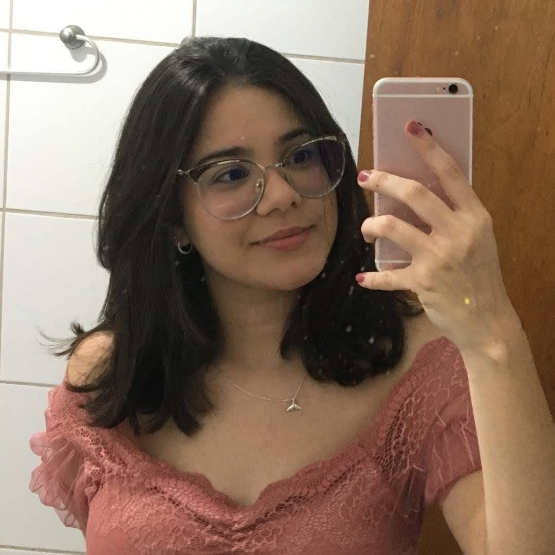 Amiga vazou sua parceira novinha