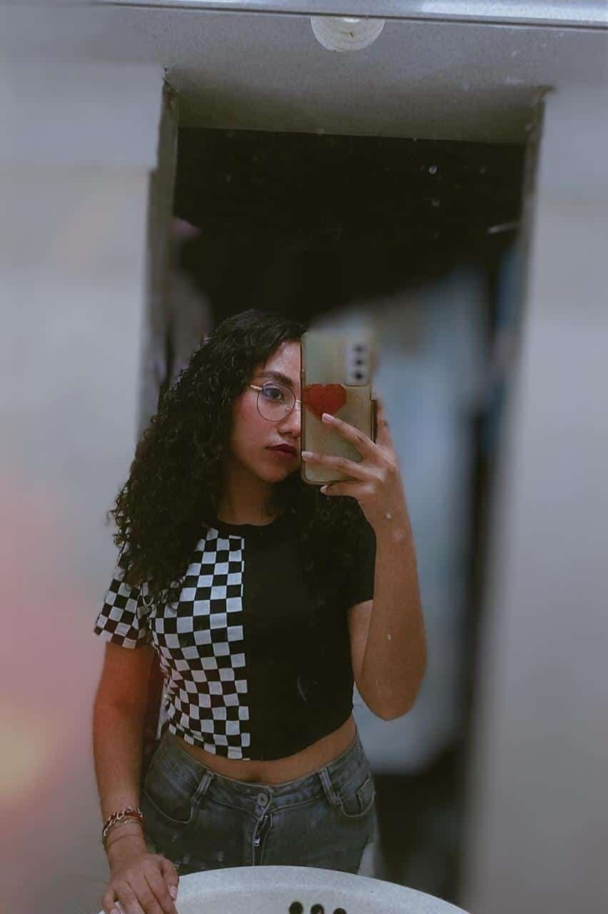 Perrita morena culona filtrada y exhibida